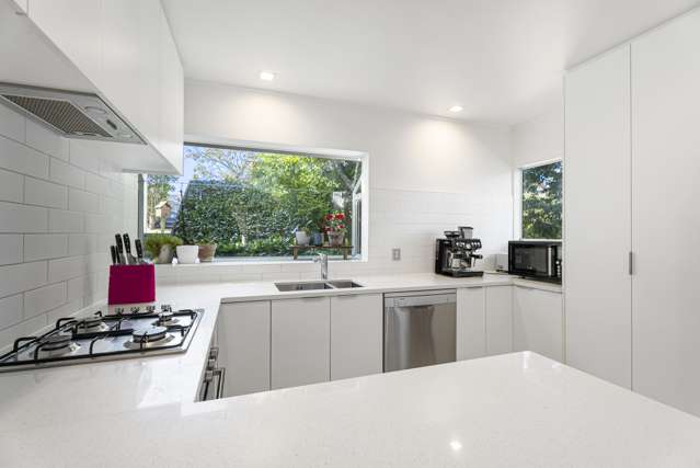 2/1 Valley Road Northcote_3