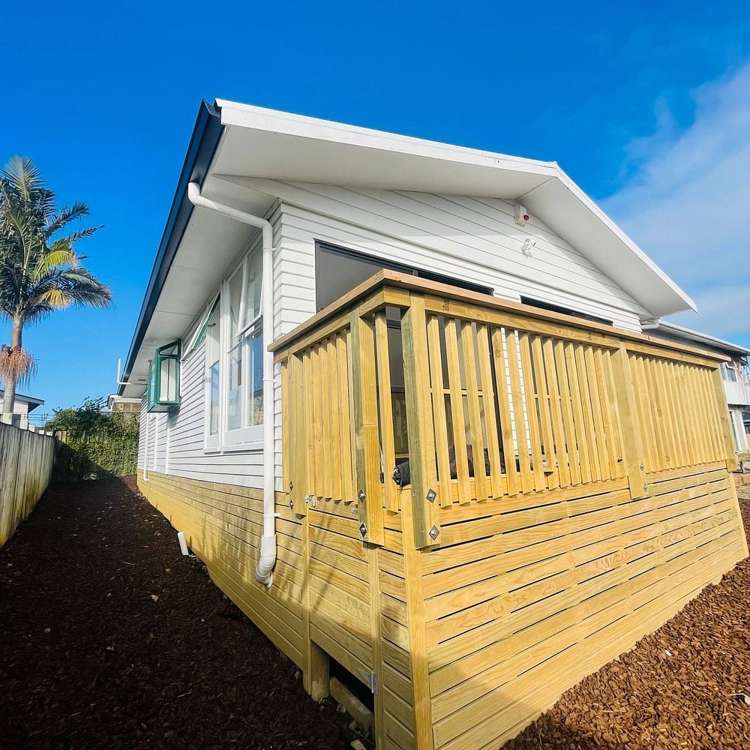 13 Chatsworth Crescent Pakuranga Heights_7