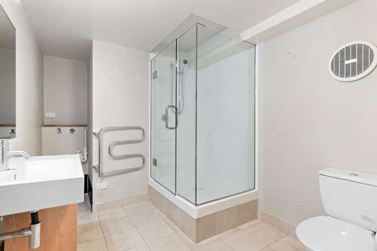 7 Castle Drive Epsom_15