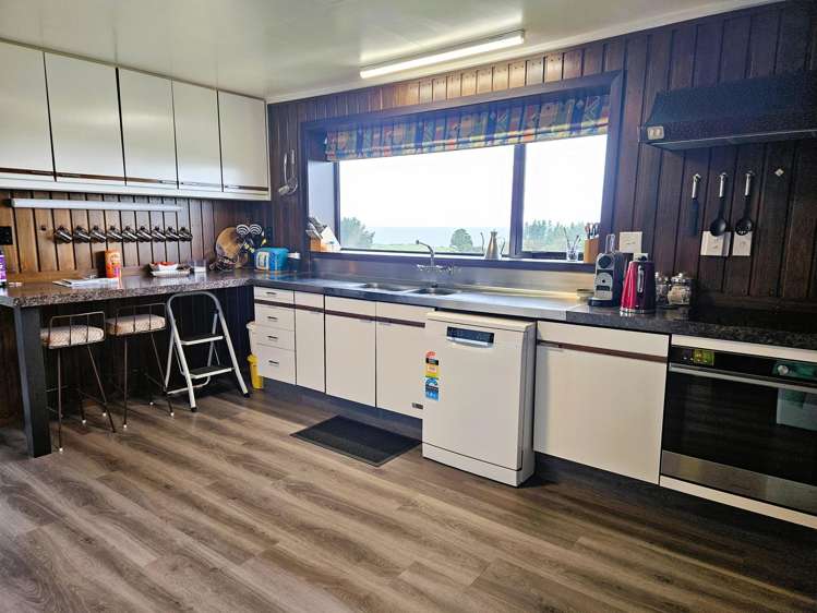 61 Tinico Road Kaka Point_5