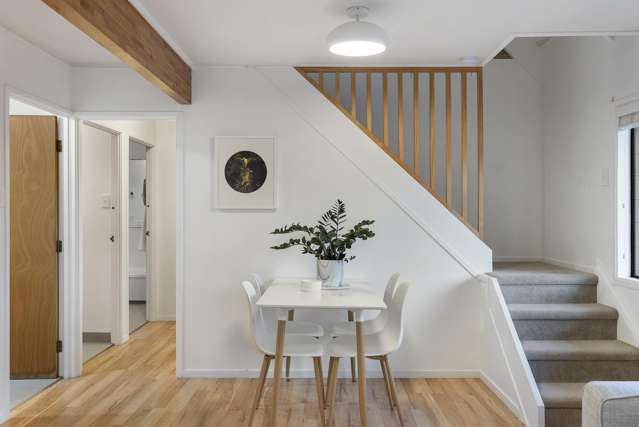 2/24 Gatman Street Birkdale_1