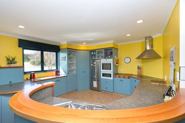 930 Upland Road Egmont Village_9