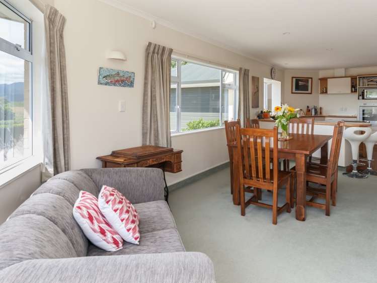 435 Waikawa Beach Road Manakau_6
