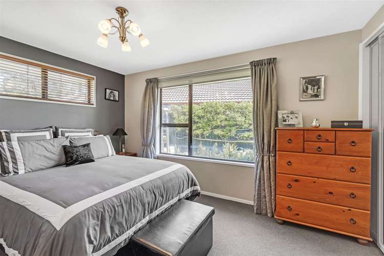 31 Karnak Crescent Russley_8