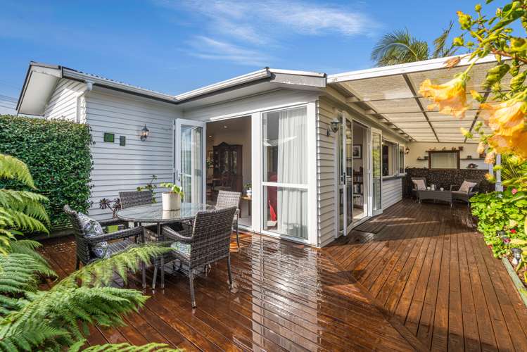 1 Fraser Road Narrow Neck_9