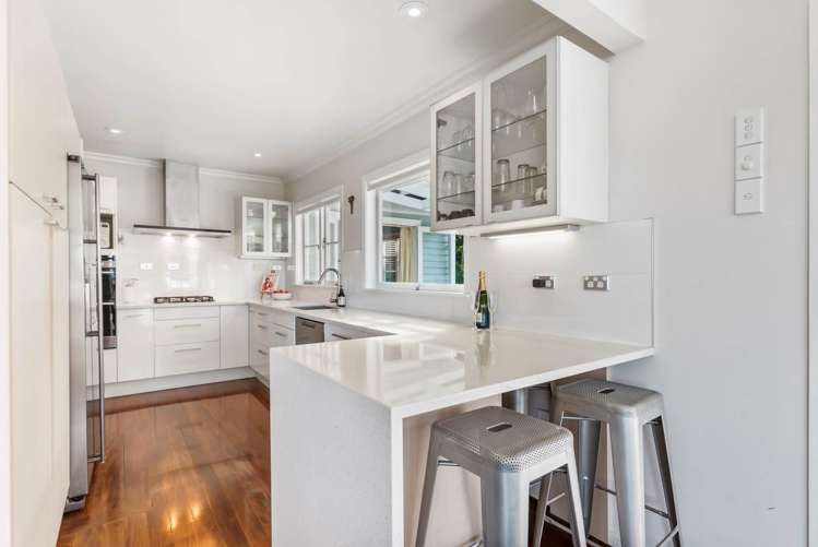 18 Beach Road Mellons Bay_9