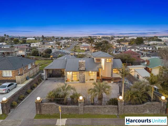 Grand Family Home,1004m2 with Pool & Dual Masters!