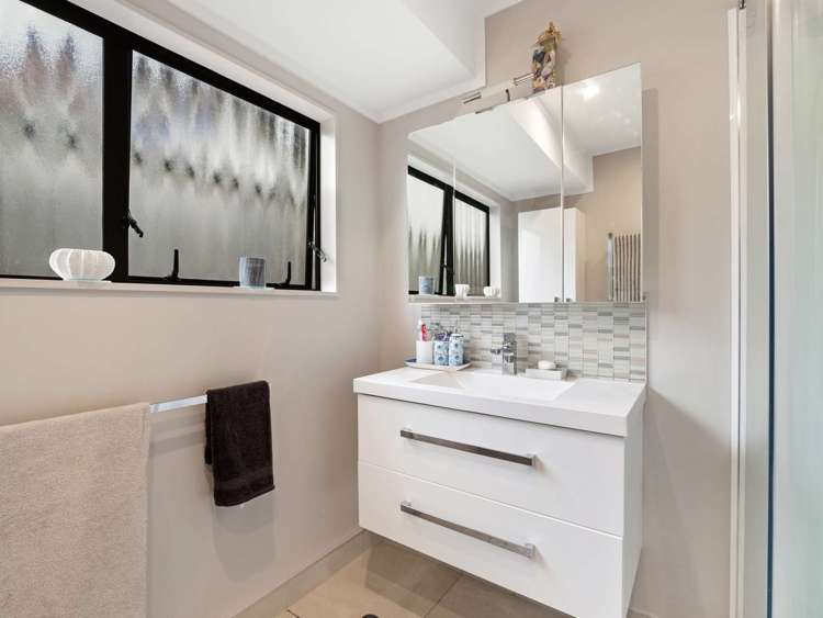 42 Bodi Place Te Atatu South_18