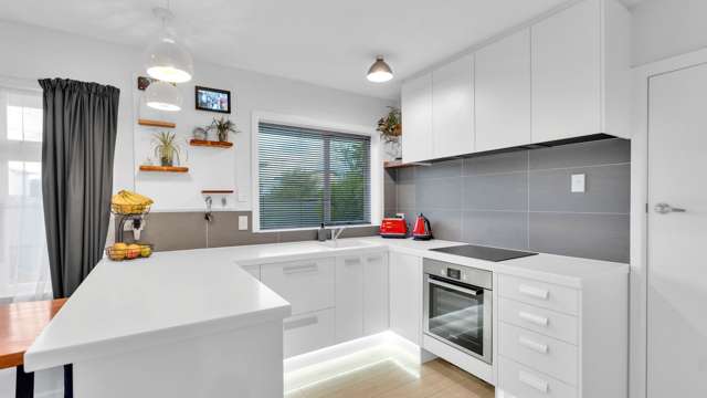 19 Brockenhurst Street Aranui_4