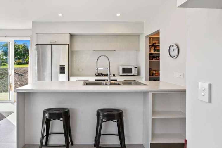 76 Riddell Road_2