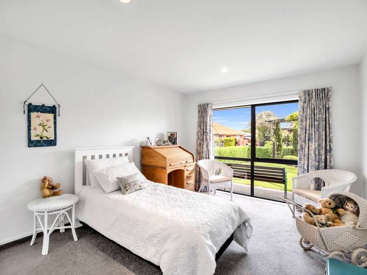 8 Stable Way Belfast_18