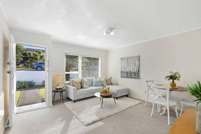 2/10 Agincourt Street Glenfield_3