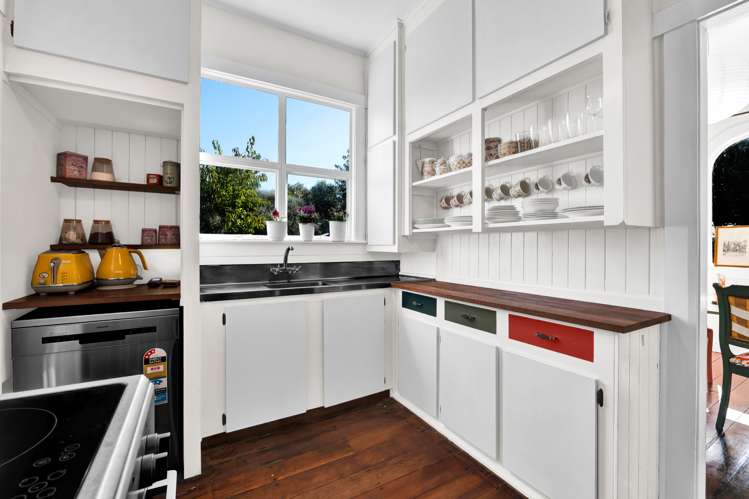 87 South Road Manaia_21