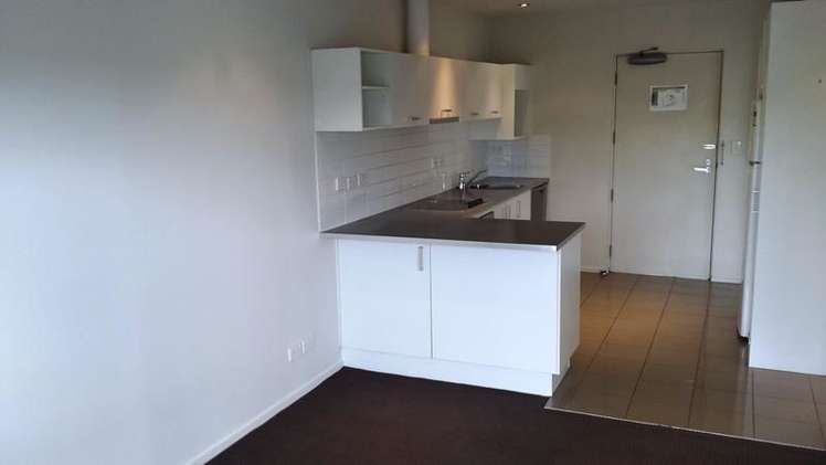 B7/71 Spencer Road Oteha_9