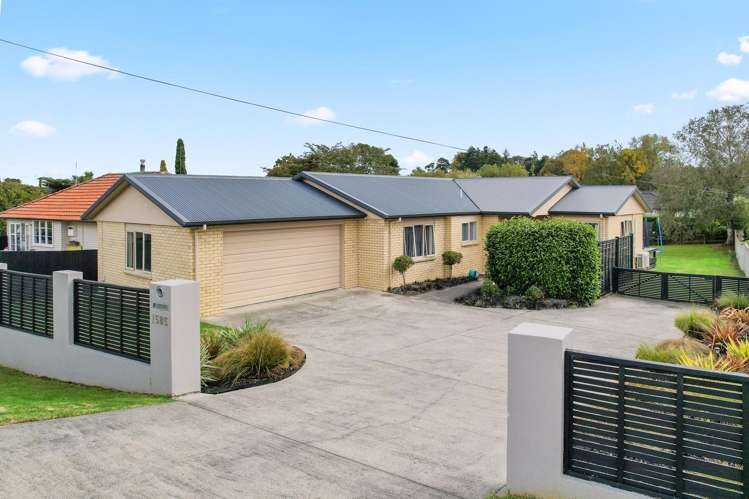 1585 Te Rahu Road_0