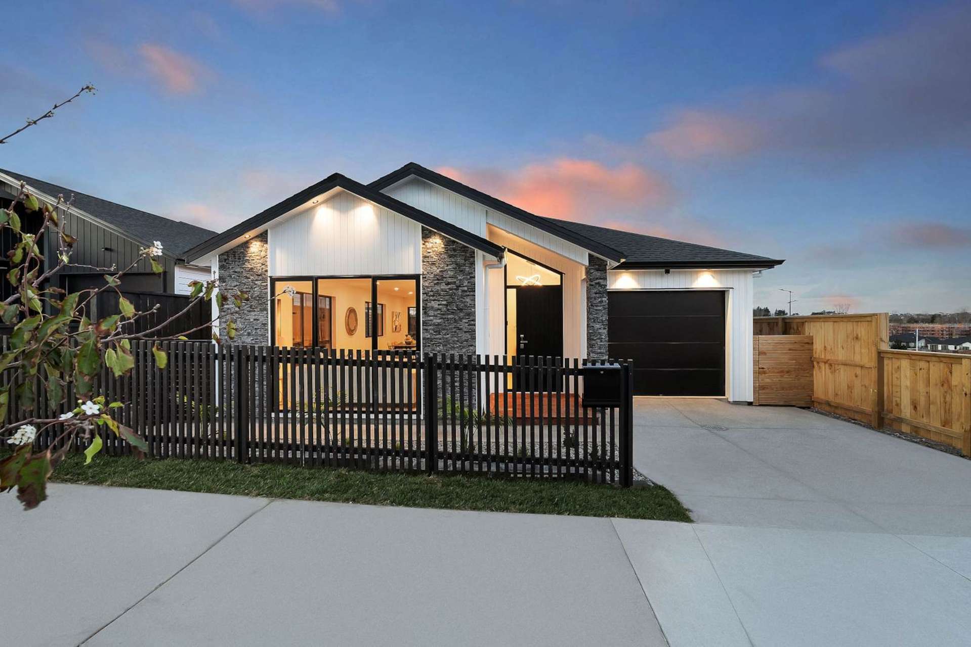 53 Parkland Loop Wainui_0