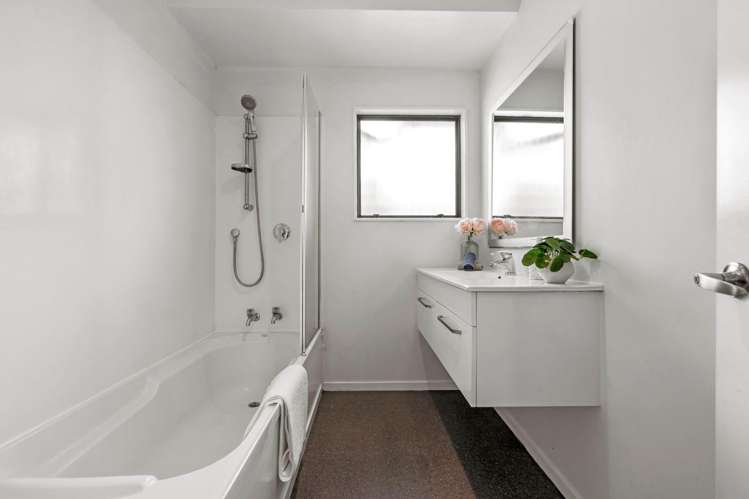 2/122 Finlayson Avenue Clendon Park_10