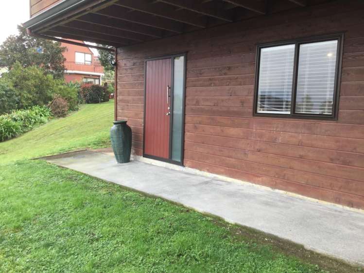 19 Eleanor Place (Studio) Blockhouse Bay_1