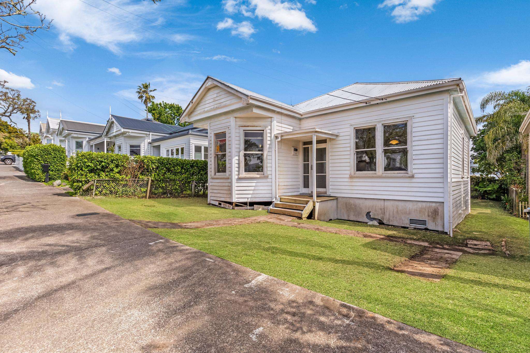 13 Francis Street, in Grey Lynn, Auckland, was bought by the late owner in 1984 for $40,000. Photo / Supplied