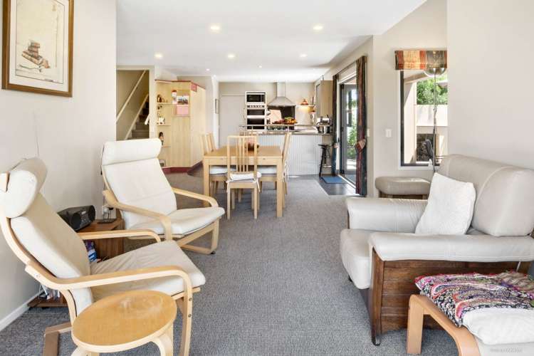 13 Lothian Brae Wattle Downs_11