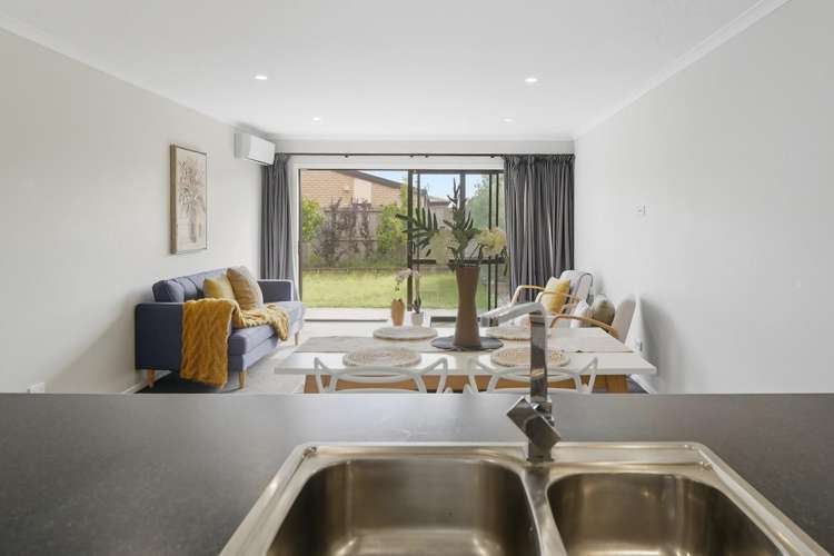 Unit 1/11 Mana Drive Baverstock_4