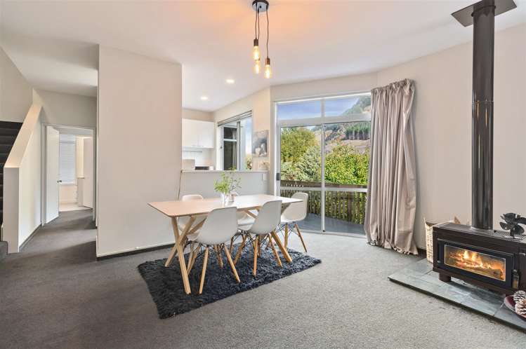 10a Mackinnon Terrace Fernhill/Sunshine Bay_7