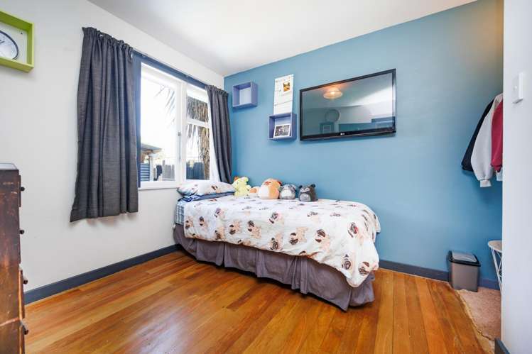 18 Somerset Crescent Highbury_11