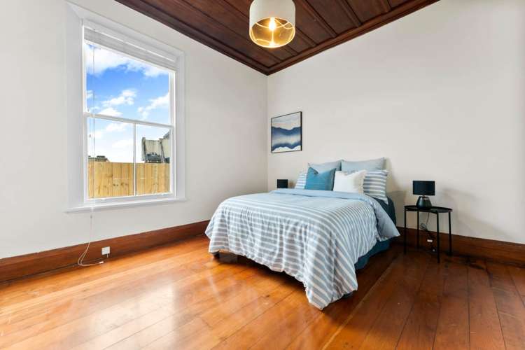 16 Earnslaw Crescent Clover Park_12