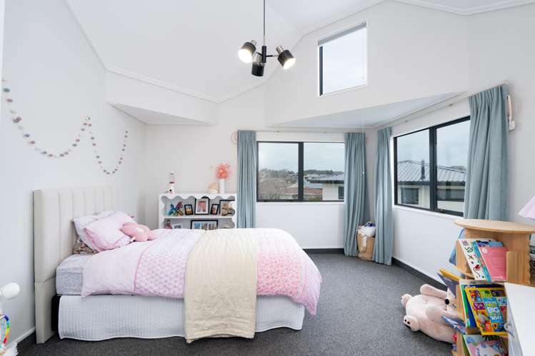 712 Queens Drive Waikiwi_18