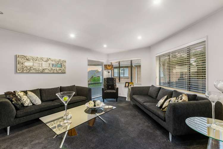 2/100 Gosford Drive Botany Downs_19