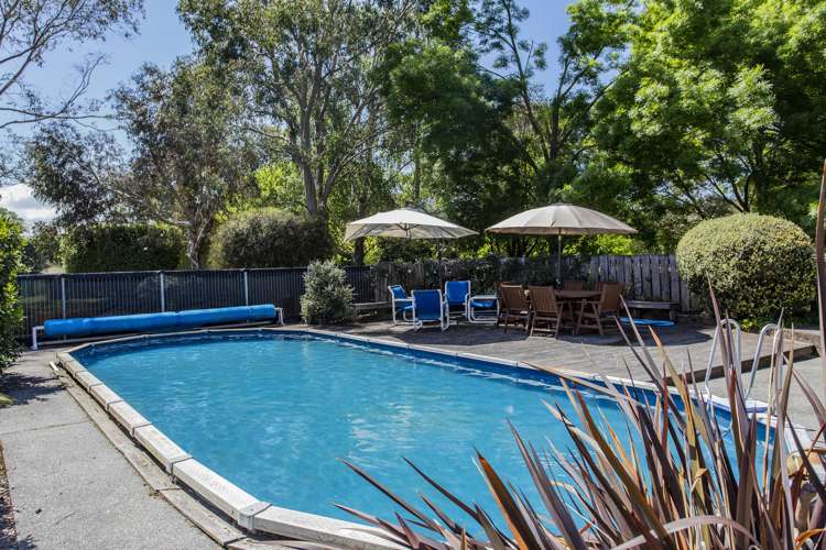 29 Newcombes Road Amberley_12