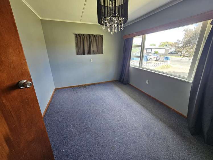 1217 Willowpark Road North Mayfair_7