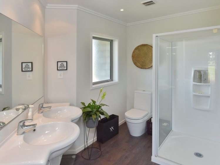 2/197 Lawford Road West Melton_10