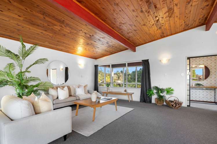 14 Parkland Crescent Te Kamo_11
