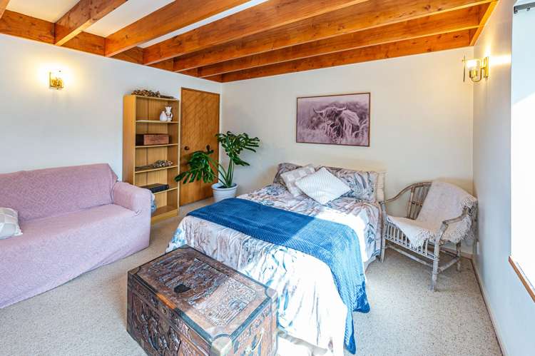 62 Shakespeare Road Bastia Hill_11