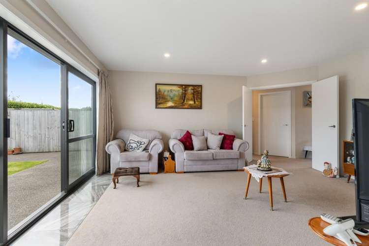 61 Ashmore Park Road_5