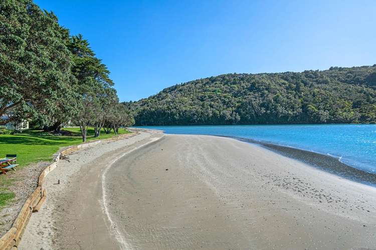 2B/25 Weranui Road Waiwera_23