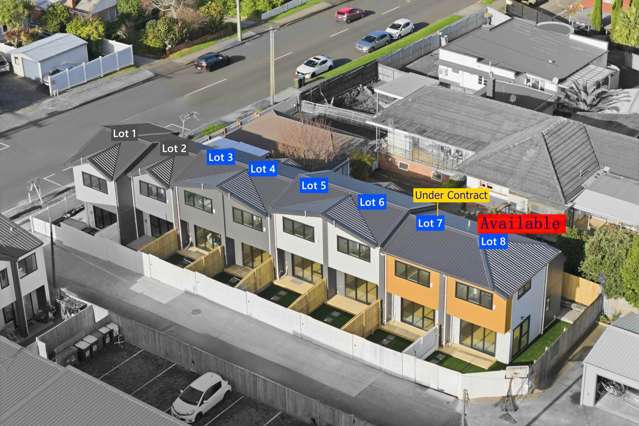 Unbeatable!! New Townhouse approx 5% rental yield