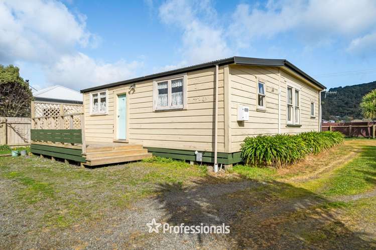 19 Grimsby Grove Wainuiomata_14