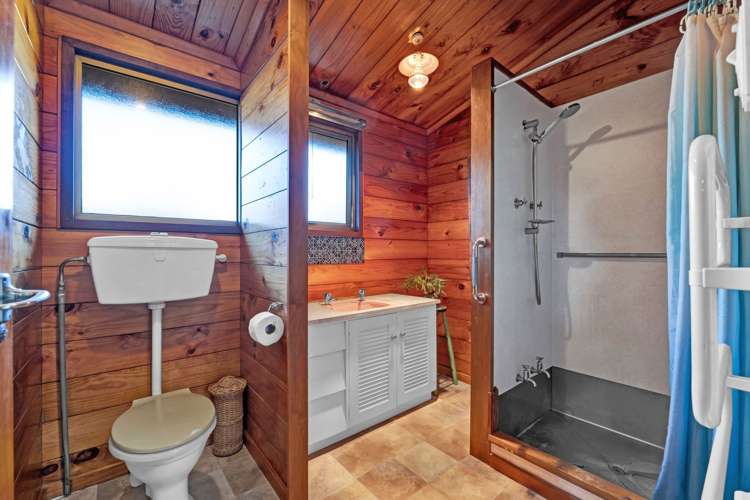 1274 Egmont Road Egmont Village_9