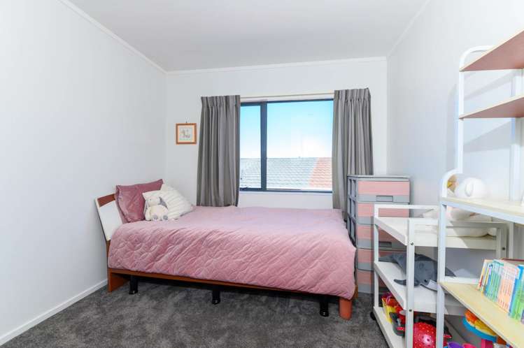 2/109 Target Road Totara Vale_9