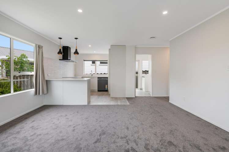 2/2 Rook Place Unsworth Heights_5