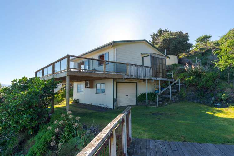 22 Seaview Avenue Cape Palliser_21