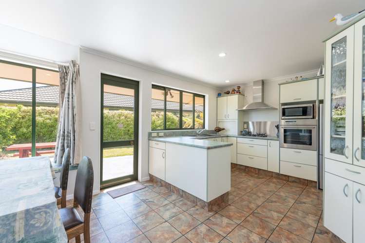 28 Kingsford Drive Stoke_11