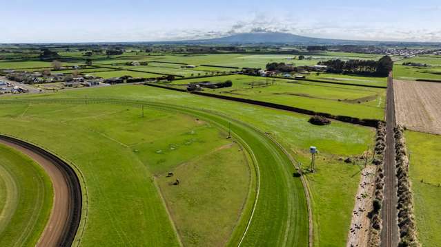 6.55 Acres Prime Positioned Commercial Land