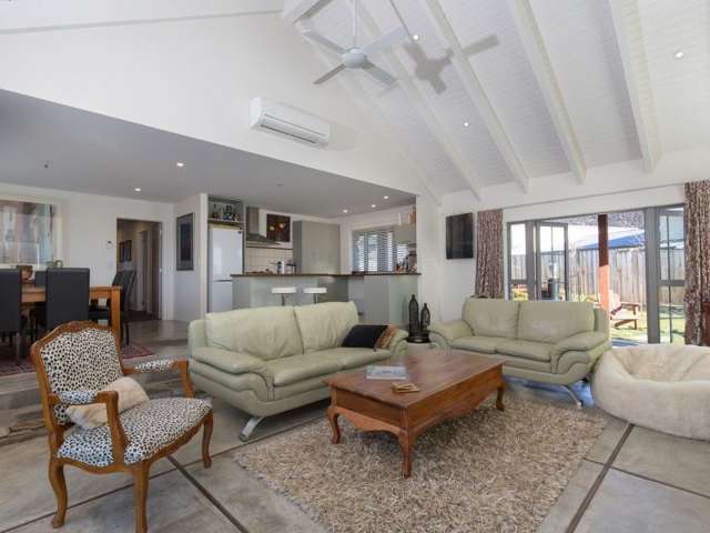 54 Dale Street Albert Town_3