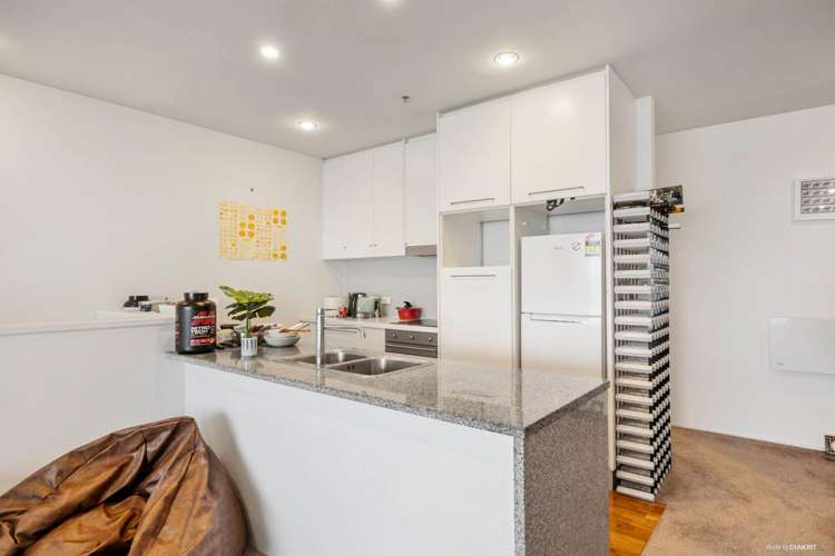 1514/2 Beach Road City Centre_6
