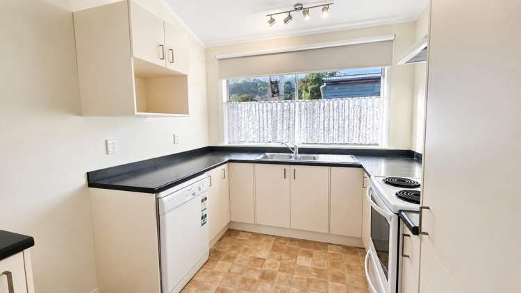  B/1 Horoeka Street Stokes Valley_15