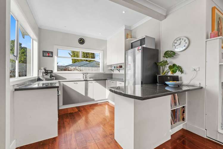 23 Archibald Road Kelston_8
