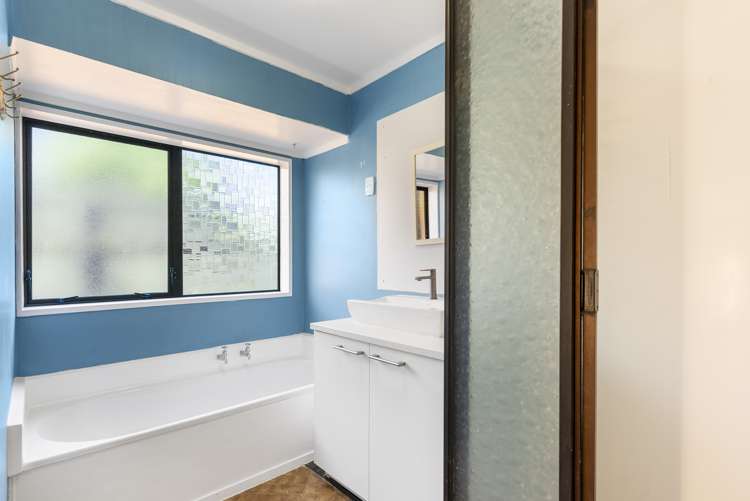 2/49 Larne Avenue Pakuranga Heights_12